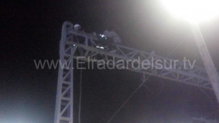 Intentó suicidarse subiendo a las torres eléctricas del ferrocarril